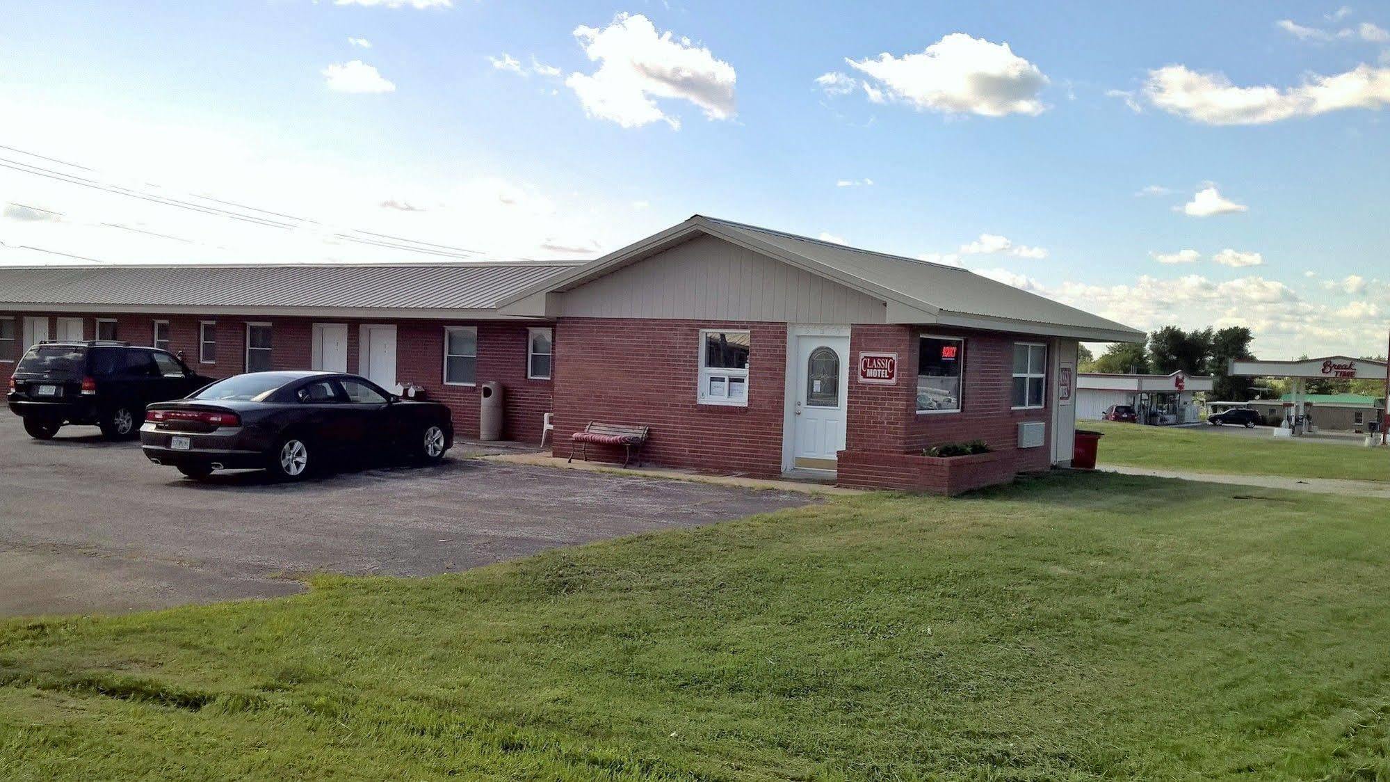 Classic Motel Higginsville Exterior foto